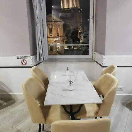 ホテル フィオリ