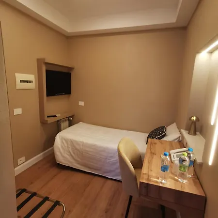 フィオリ 2* ローマ