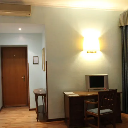 フィオリ ホテル 2*