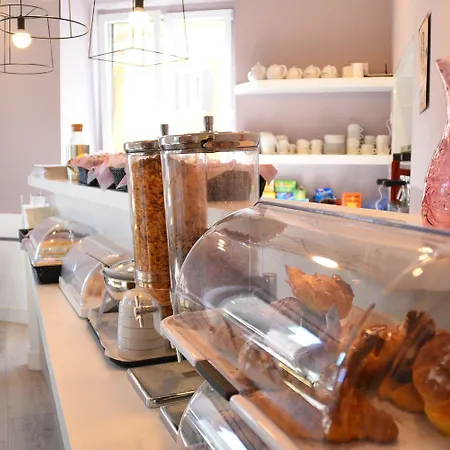 ホテル フィオリ 2*