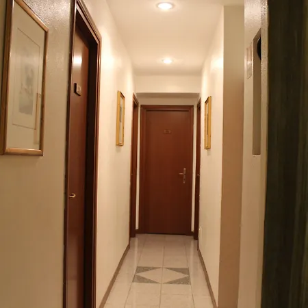 フィオリ ホテル ローマ