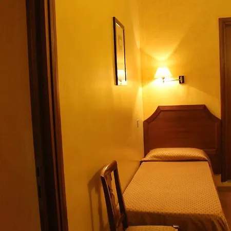 フィオリ ホテル 2*