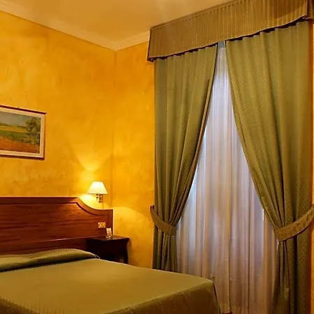 Отель Fiori 2*