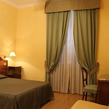 Отель Fiori Рим
